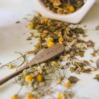 Heublumen: Wiesenblumen und Pflanzenteilen von Gräsern